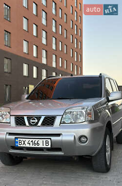 Внедорожник / Кроссовер Nissan X-Trail 2004 в Нетешине