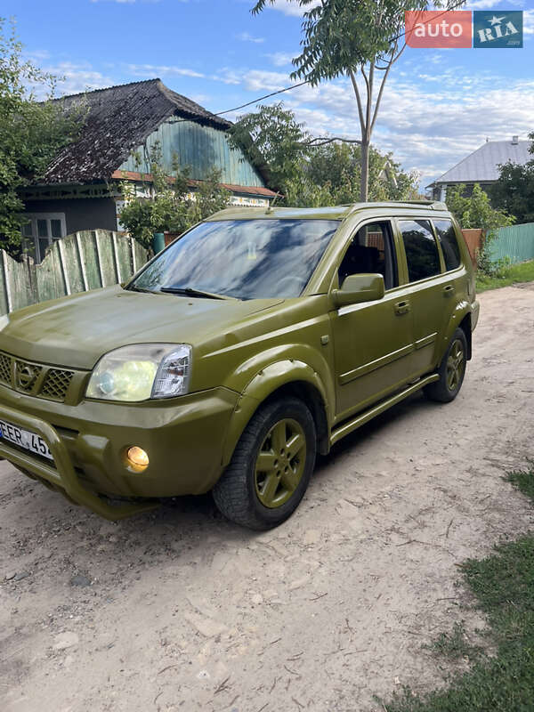 Внедорожник / Кроссовер Nissan X-Trail 2003 в 