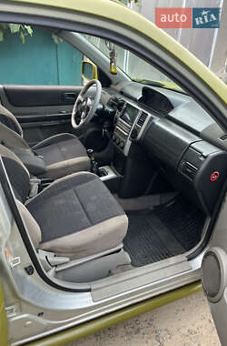 Внедорожник / Кроссовер Nissan X-Trail 2003 в 