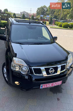 Позашляховик / Кросовер Nissan X-Trail 2012 в 