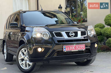 Позашляховик / Кросовер Nissan X-Trail 2012 в 
