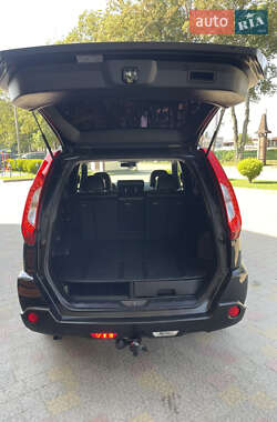 Позашляховик / Кросовер Nissan X-Trail 2012 в 