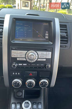 Позашляховик / Кросовер Nissan X-Trail 2012 в 