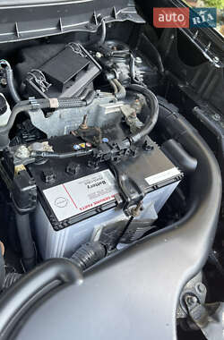 Позашляховик / Кросовер Nissan X-Trail 2012 в 