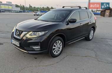 Позашляховик / Кросовер Nissan X-Trail 2018 в 