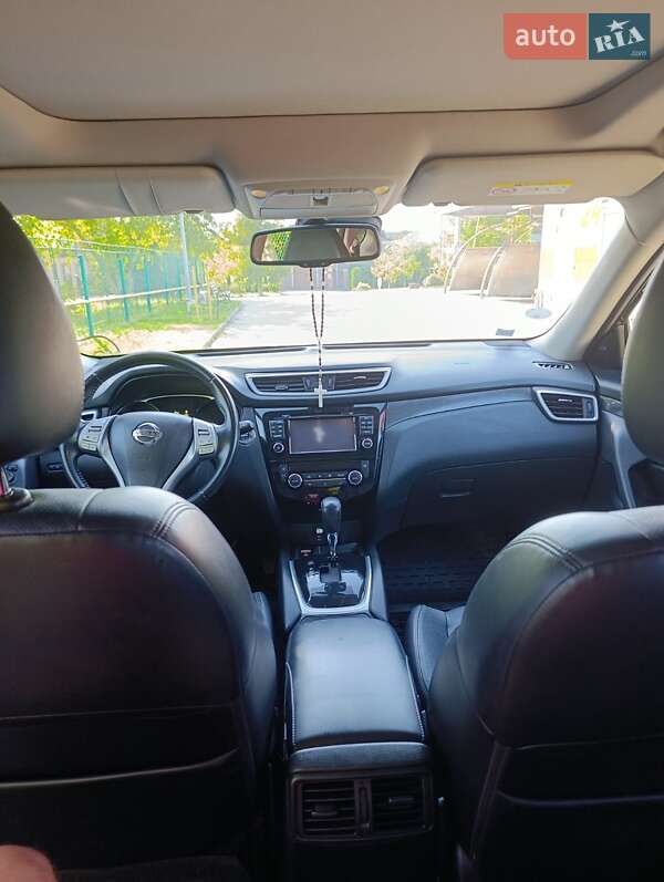 Позашляховик / Кросовер Nissan X-Trail 2017 в Івано-Франківську