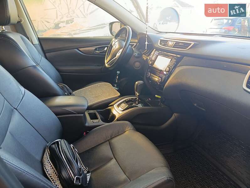 Позашляховик / Кросовер Nissan X-Trail 2017 в Івано-Франківську