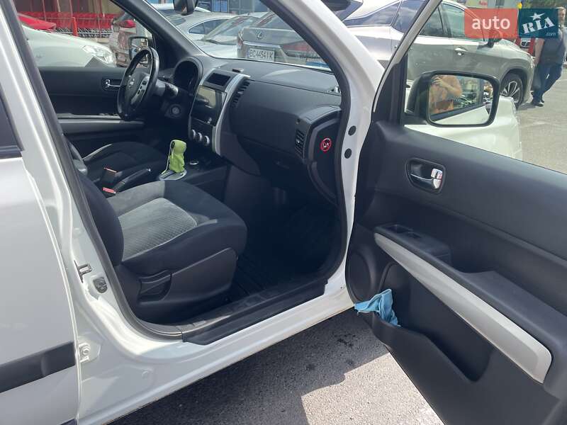 Внедорожник / Кроссовер Nissan X-Trail 2013 в Львове