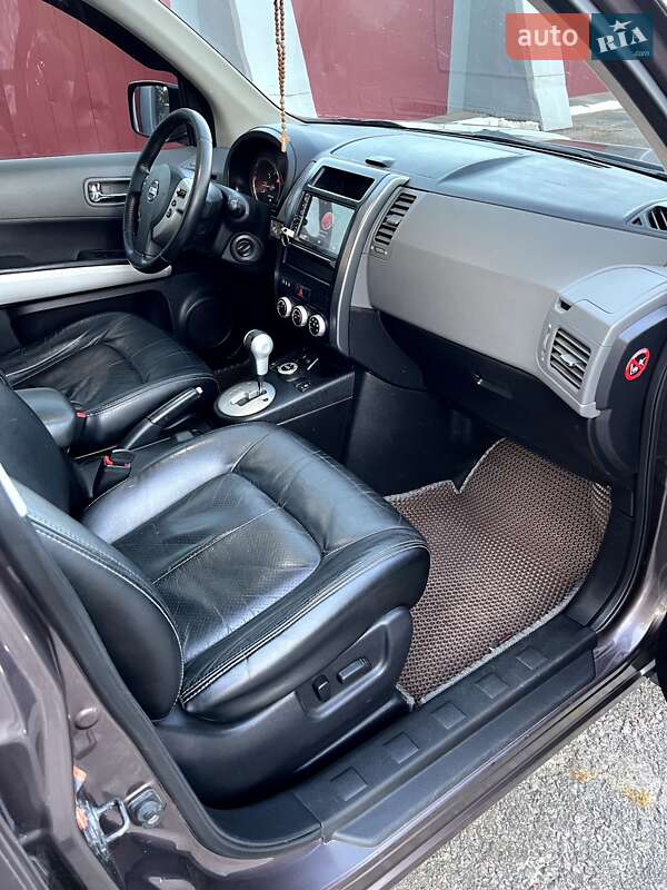 Внедорожник / Кроссовер Nissan X-Trail 2008 в Валках
