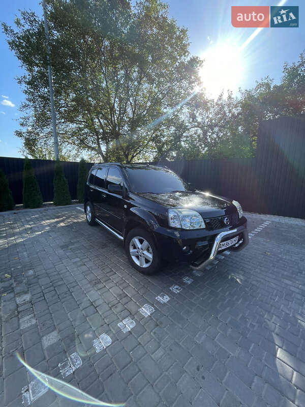 Внедорожник / Кроссовер Nissan X-Trail 2004 в Звягеле