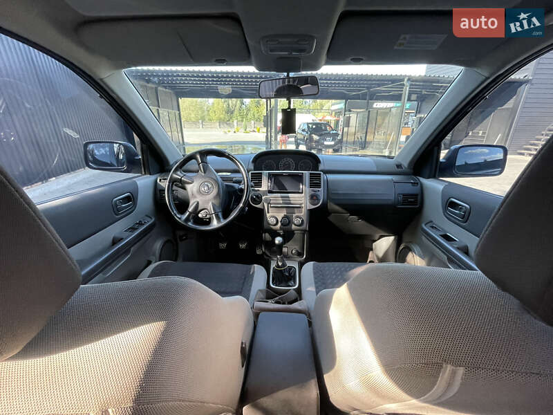Внедорожник / Кроссовер Nissan X-Trail 2004 в Звягеле