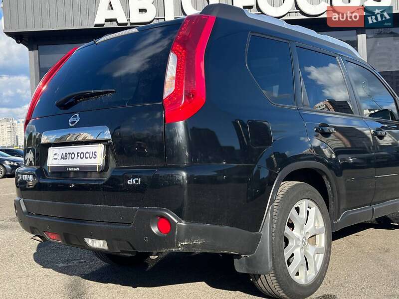 Позашляховик / Кросовер Nissan X-Trail 2014 в Києві