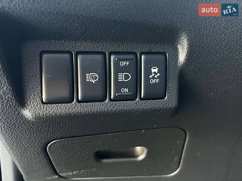 Позашляховик / Кросовер Nissan X-Trail 2014 в Києві