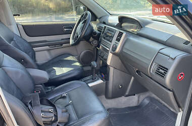 Внедорожник / Кроссовер Nissan X-Trail 2003 в 