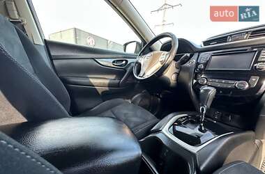 Внедорожник / Кроссовер Nissan X-Trail 2016 в 