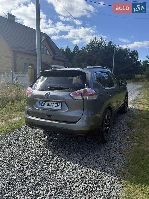 Позашляховик / Кросовер Nissan X-Trail 2016 в Вараші