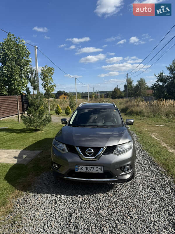 Позашляховик / Кросовер Nissan X-Trail 2016 в Вараші