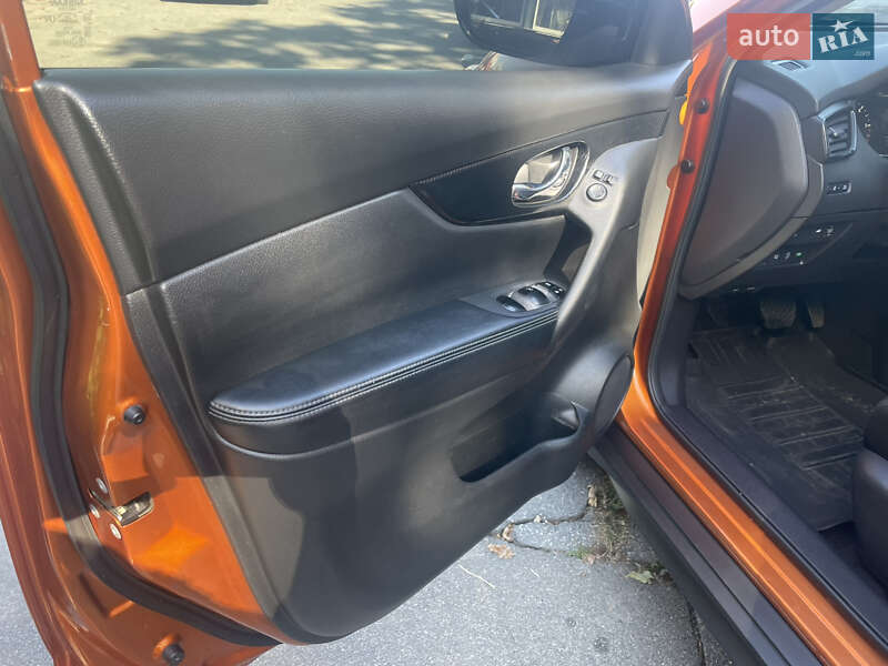 Позашляховик / Кросовер Nissan X-Trail 2018 в Києві