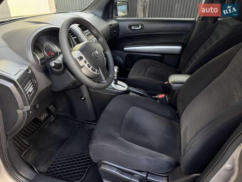 Позашляховик / Кросовер Nissan X-Trail 2010 в Стрию