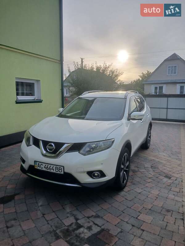 Внедорожник / Кроссовер Nissan X-Trail 2015 в Ковеле