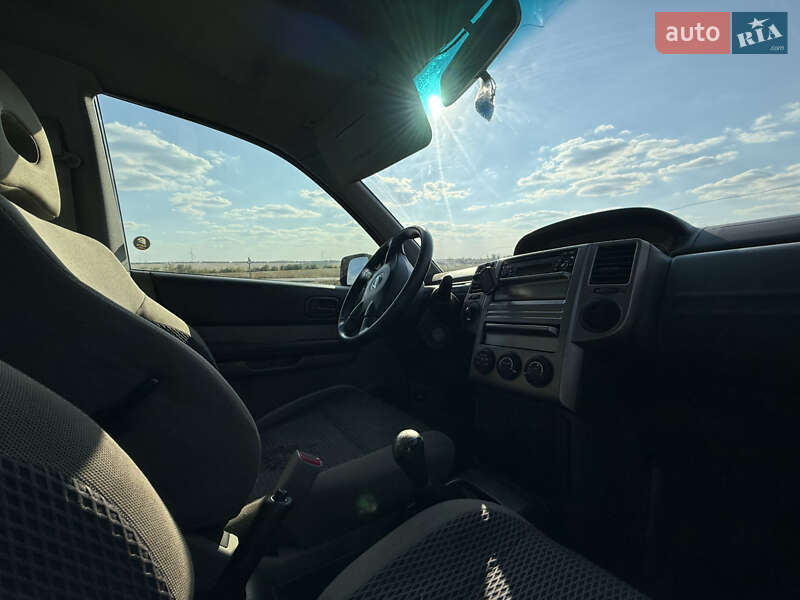 Внедорожник / Кроссовер Nissan X-Trail 2006 в Киеве фото 9 Внедорожник / Кроссовер Nissan X-Trail 2006 в Киеве