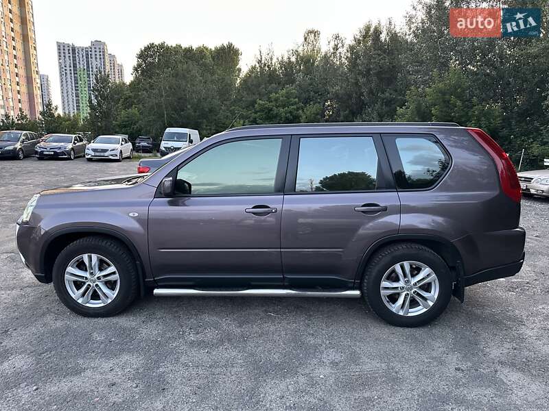 Внедорожник / Кроссовер Nissan X-Trail 2012 в 