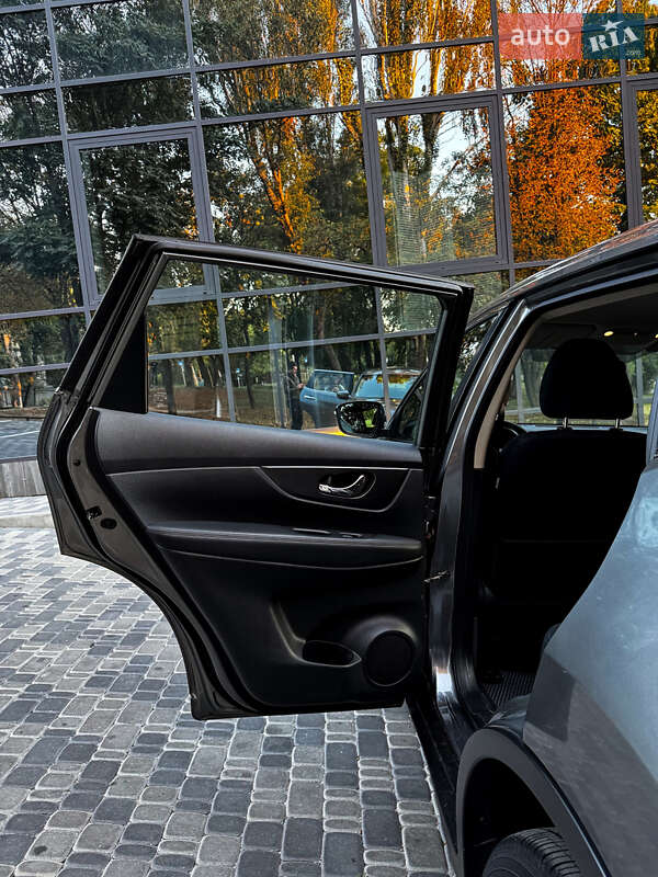 Позашляховик / Кросовер Nissan X-Trail 2016 в Запоріжжі