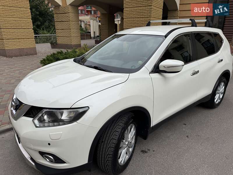 Внедорожник / Кроссовер Nissan X-Trail 2016 в 