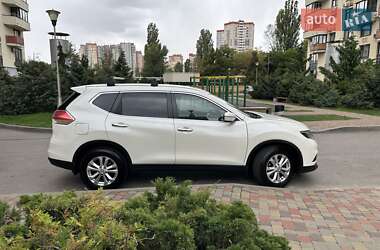 Внедорожник / Кроссовер Nissan X-Trail 2016 в 