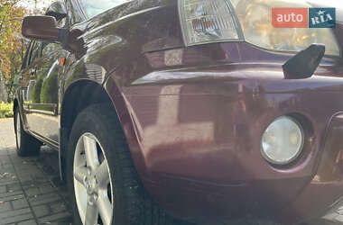 Внедорожник / Кроссовер Nissan X-Trail 2003 в  фото 3 Внедорожник / Кроссовер Nissan X-Trail 2003 в