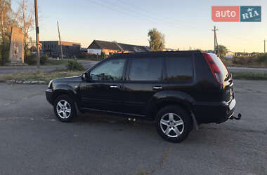 Внедорожник / Кроссовер Nissan X-Trail 2005 в  фото 5 Внедорожник / Кроссовер Nissan X-Trail 2005 в