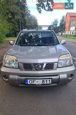 Позашляховик / Кросовер Nissan X-Trail 2004 в Києві