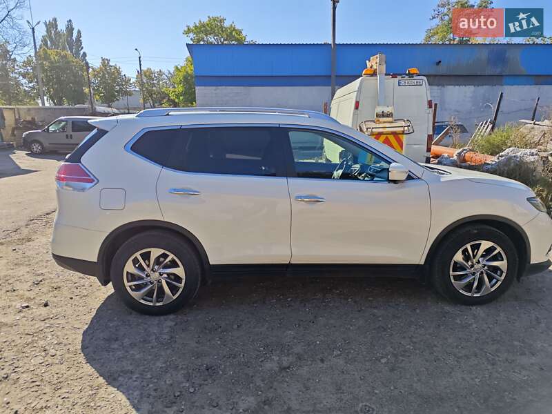 Позашляховик / Кросовер Nissan X-Trail 2017 в Києві