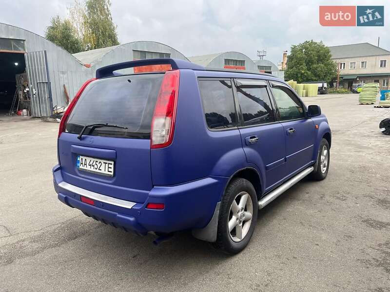 Внедорожник / Кроссовер Nissan X-Trail 2002 в Харькове