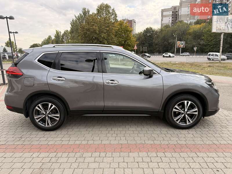 Позашляховик / Кросовер Nissan X-Trail 2018 в Дніпрі фото 9 Позашляховик / Кросовер Nissan X-Trail 2018 в Дніпрі