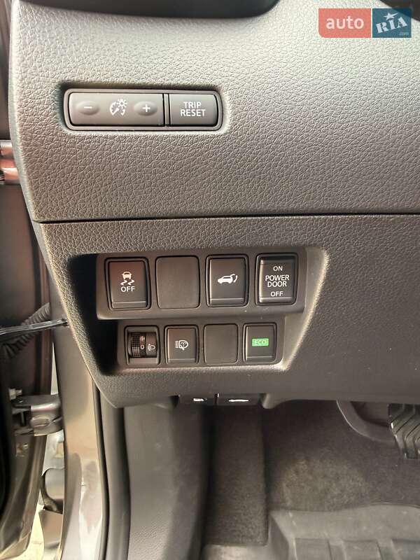 Позашляховик / Кросовер Nissan X-Trail 2018 в Дніпрі фото 42 Позашляховик / Кросовер Nissan X-Trail 2018 в Дніпрі