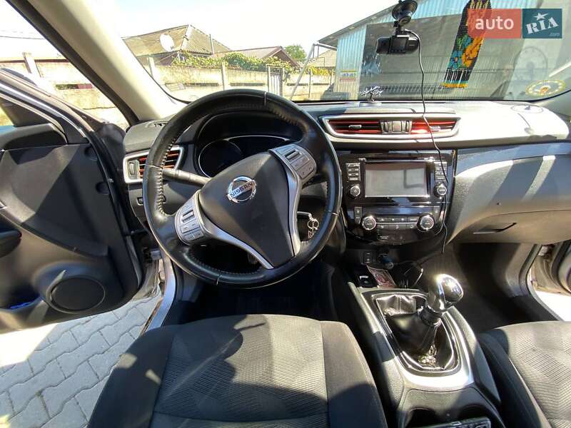 Позашляховик / Кросовер Nissan X-Trail 2015 в Стецевій