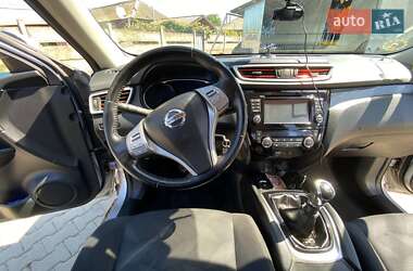 Позашляховик / Кросовер Nissan X-Trail 2015 в  фото 6 Позашляховик / Кросовер Nissan X-Trail 2015 в