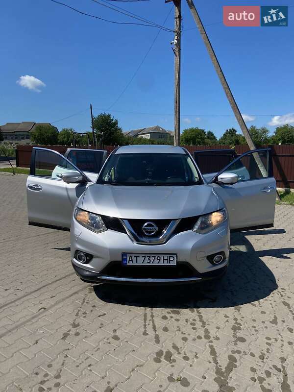 Позашляховик / Кросовер Nissan X-Trail 2015 в Стецевій