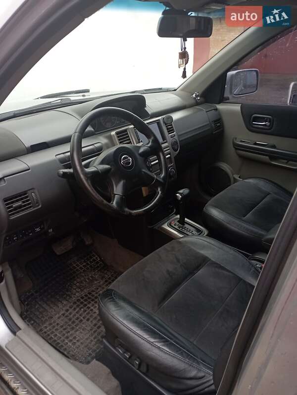 Позашляховик / Кросовер Nissan X-Trail 2004 в Лубнах