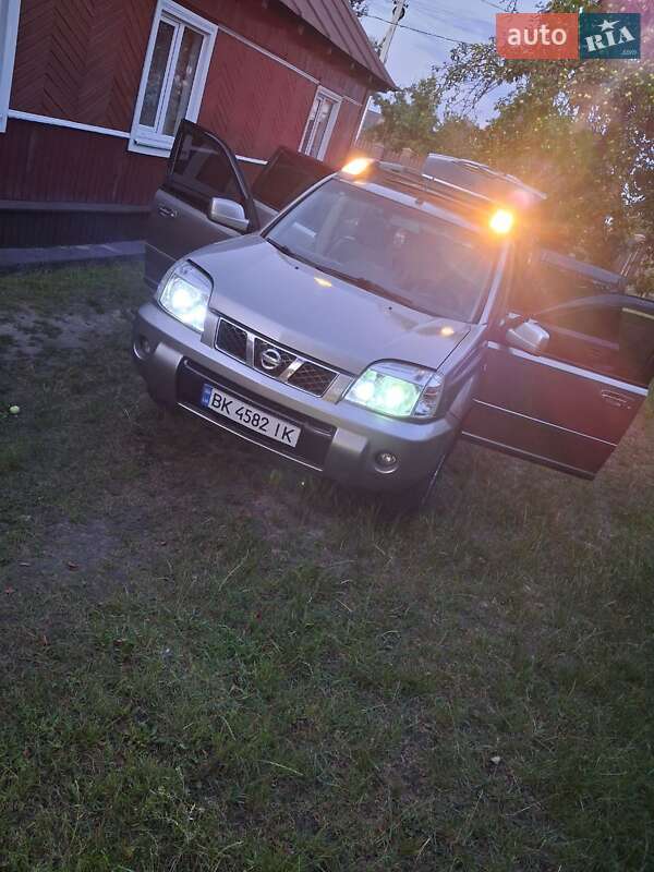 Внедорожник / Кроссовер Nissan X-Trail 2006 в Сарнах фото 4 Внедорожник / Кроссовер Nissan X-Trail 2006 в Сарнах