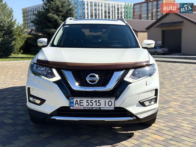 Позашляховик / Кросовер Nissan X-Trail 2017 в Дніпрі
