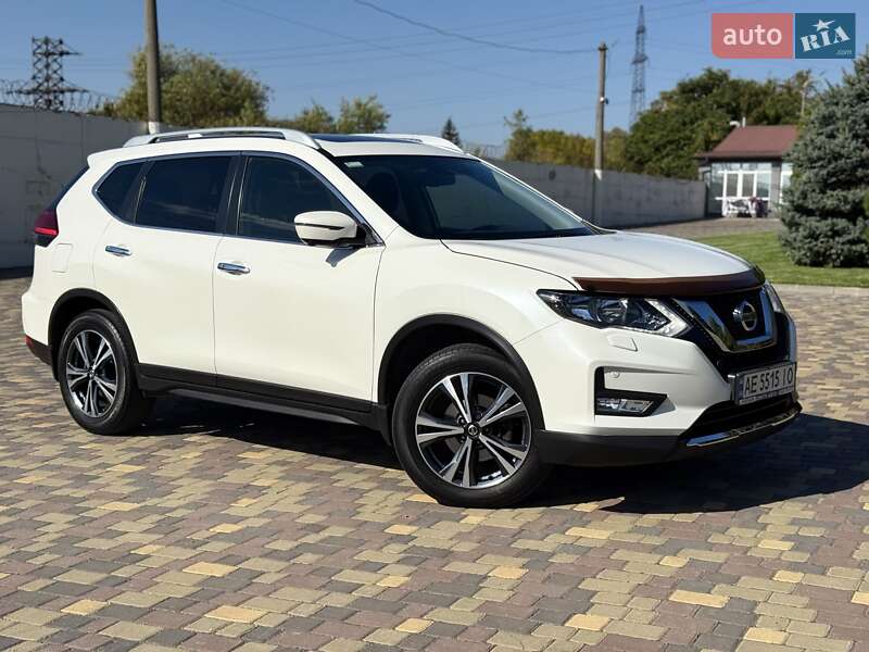 Позашляховик / Кросовер Nissan X-Trail 2017 в Дніпрі