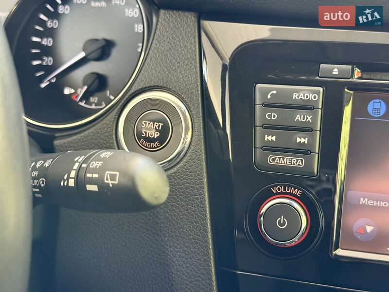 Позашляховик / Кросовер Nissan X-Trail 2017 в Дніпрі