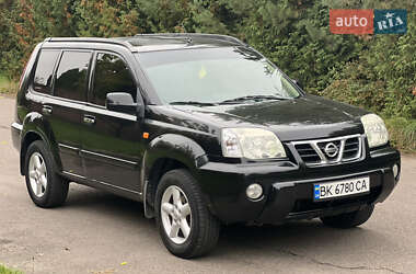 Внедорожник / Кроссовер Nissan X-Trail 2002 в 