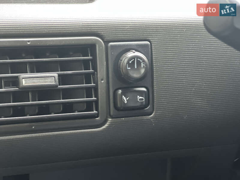 Позашляховик / Кросовер Nissan X-Trail 2002 в Рівному фото 39 Позашляховик / Кросовер Nissan X-Trail 2002 в Рівному