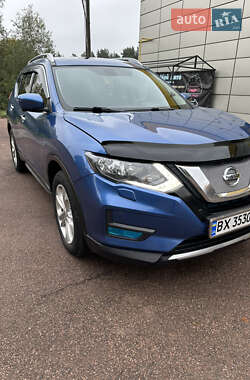 Внедорожник / Кроссовер Nissan X-Trail 2017 в 