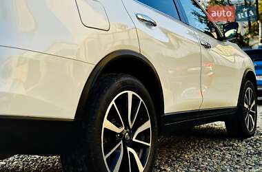 Внедорожник / Кроссовер Nissan X-Trail 2016 в 