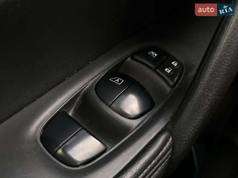 Позашляховик / Кросовер Nissan X-Trail 2014 в Києві фото 41 Позашляховик / Кросовер Nissan X-Trail 2014 в Києві