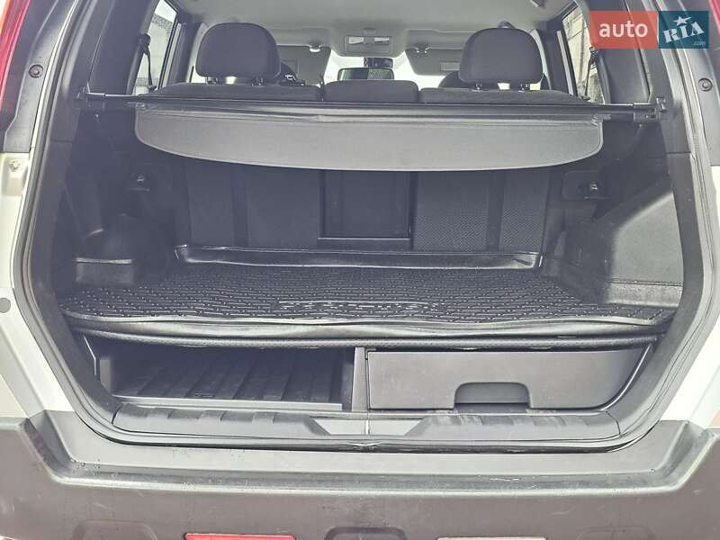 Внедорожник / Кроссовер Nissan X-Trail 2012 в Стрые